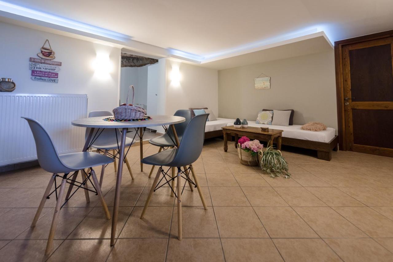 Stilvi Hotel Tsagkarada Buitenkant foto