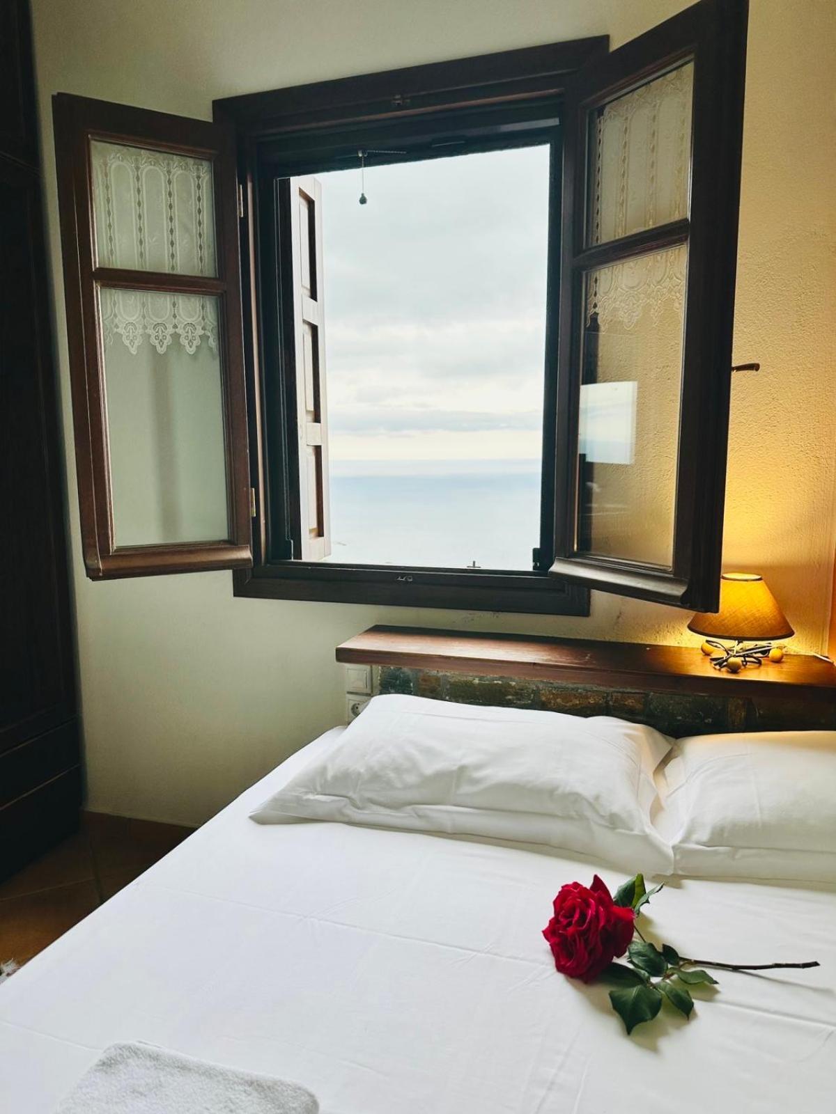 Stilvi Hotel Tsagkarada Buitenkant foto