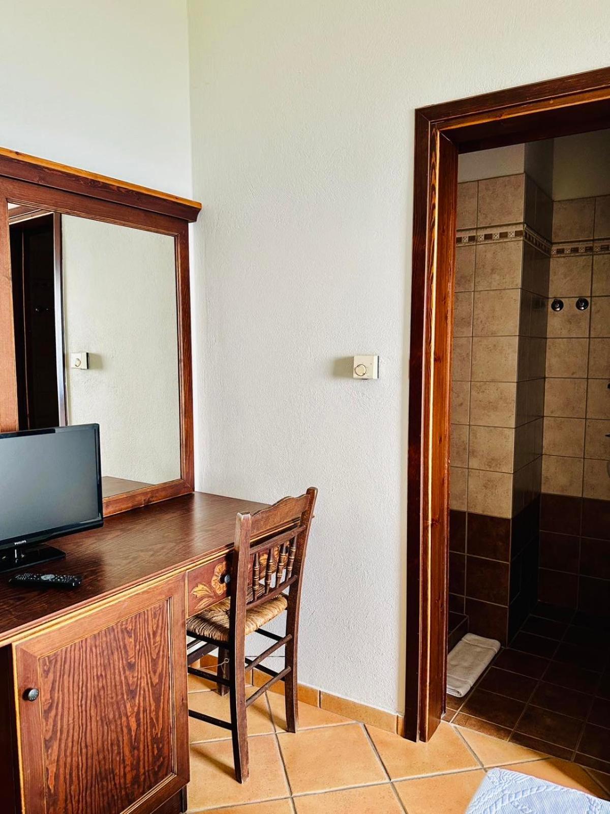 Stilvi Hotel Tsagkarada Buitenkant foto